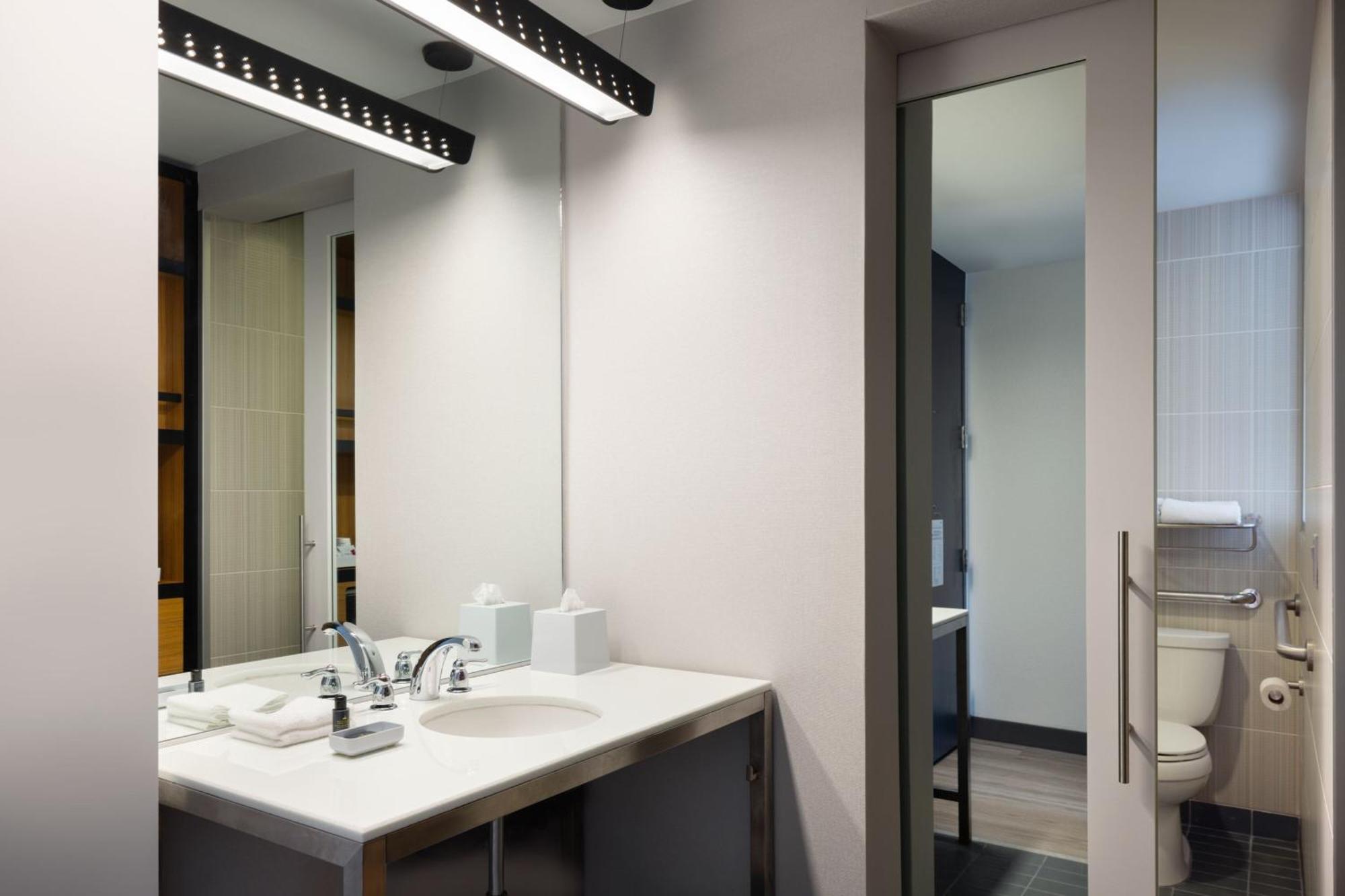 Aloft Tallahassee Downtown Екстериор снимка